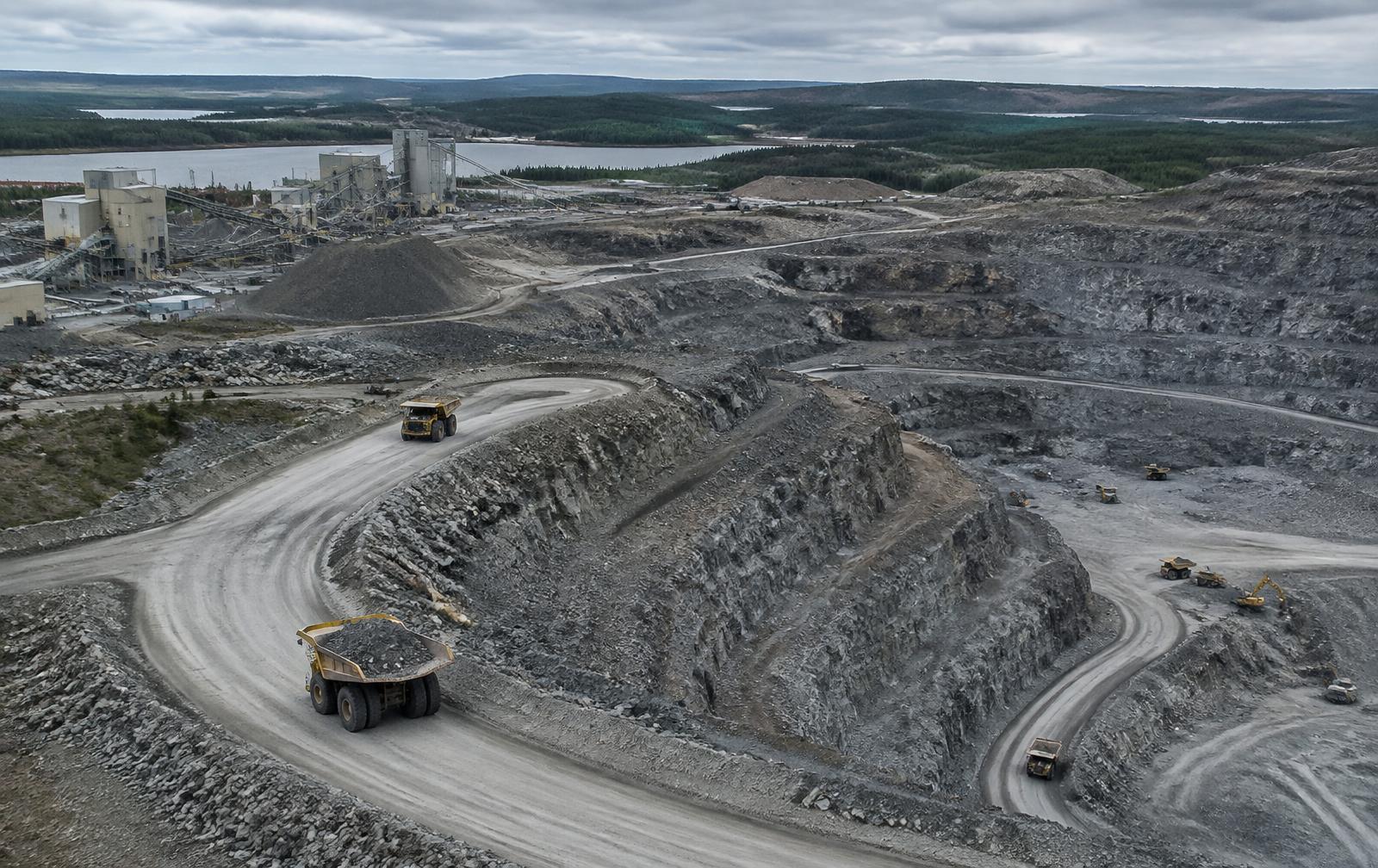 Mining operation context